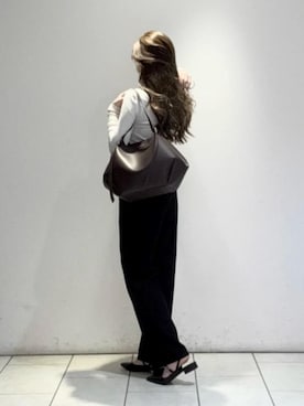 「CHARLES & KEITH（チャールズ & キース）のCalla カルラ ラージトートバッグ（トートバッグ、ブラウン系）」を使った、CHARLES & KEITHさん（レディース・160cm）の春コーディネート