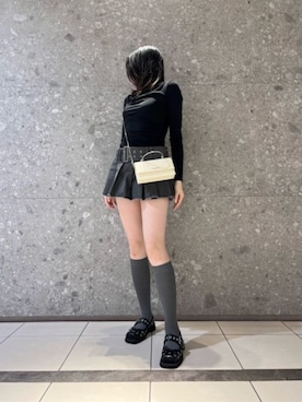 「アイテム（財布）」を使った、CHARLES & KEITHさん（レディース・160cm）の冬コーディネート