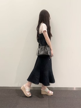 「CHARLES & KEITH（チャールズ & キース）のカットアウト エスパドリーユ ウエッジ（サンダル、ホワイト系）」を使った、CHARLES & KEITHさん（レディース・160cm）の夏コーディネート