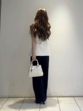 「CHARLES & KEITH（チャールズ & キース）のScottie ミニスコッティー トートバッグ（トートバッグ、ベージュ系）」を使った、CHARLES & KEITHさん（レディース・160cm）の夏コーディネート