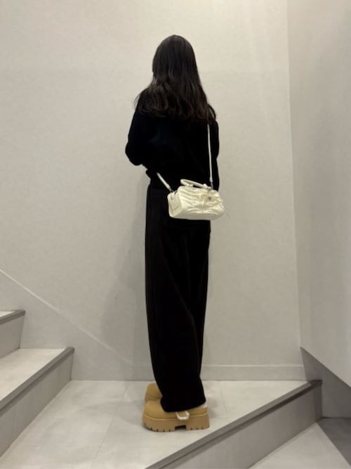 Bergen ベルゲン テクスチャーファートリムバックルプラットフォーム