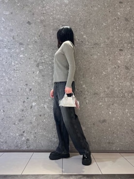 「アイテム（トートバッグ、シルバー系）」を使った、CHARLES & KEITHさん（レディース・160cm）の秋コーディネート