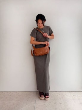 「CHARLES & KEITH（チャールズ & キース）のメタリックアクセント エスパドリーユウェッジ（サンダル）」を使った、CHARLES & KEITHさん（レディース・160cm）の夏コーディネート