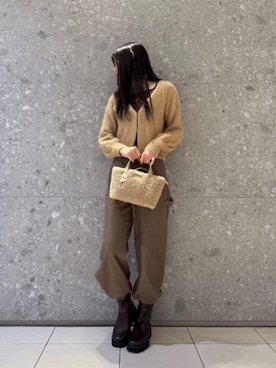 「CHARLES & KEITH（チャールズ & キース）のアイテム（ブーツ）」を使った、CHARLES & KEITHさん（レディース・160cm）の秋コーディネート