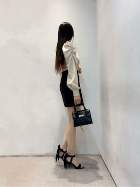 「CHARLES & KEITH（チャールズ & キース）のKerry ミニケリー ボクシートートバッグ（トートバッグ、ブラック系）」を使った、CHARLES & KEITHさん（レディース・160cm）の春コーディネート