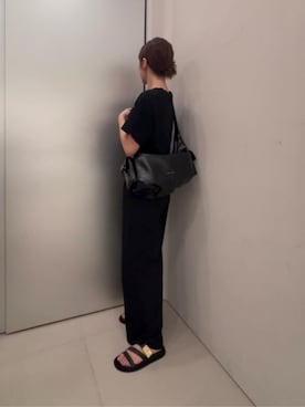 「CHARLES & KEITH（チャールズ & キース）のAelin エイリン メタリックバックル ストラッピーサンダル（サンダル、ブラック系）」を使った、CHARLES & KEITHさん（レディース・160cm）の夏コーディネート