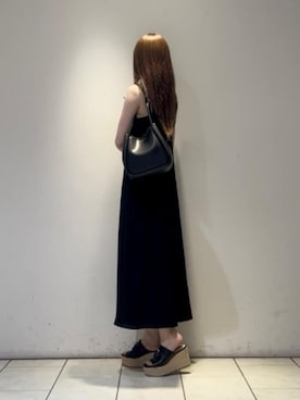 「CHARLES & KEITH（チャールズ & キース）のLyla ミニライラ チューブラートートバッグ（トートバッグ、ブラック系）」を使った、CHARLES & KEITHさん（レディース・160cm）の夏コーディネート