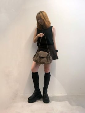 「CHARLES & KEITH（チャールズ & キース）のNoane ノアン サイドポケット バケツバッグ（ショルダーバッグ、グレー系）」を使った、CHARLES & KEITHさん（レディース・160cm）の秋コーディネート