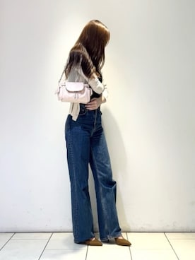 「アイテム（バックパック/リュック、ピンク系）」を使った、CHARLES & KEITHさん（レディース・160cm）の秋コーディネート