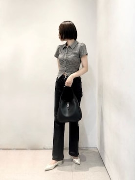 「CHARLES & KEITH（チャールズ & キース）のAdalyn アダリン メタリックバックル ベルトホーボーバッグ（ショルダーバッグ、ブラック系）」を使った、CHARLES & KEITHさん（レディース・160cm）の夏コーディネート