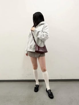 「CHARLES & KEITH（チャールズ & キース）のSigrid シグリッド ショルダーバッグ（ショルダーバッグ、パープル系）」を使った、CHARLES & KEITHさん（レディース・160cm）の春コーディネート