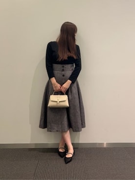 「CHARLES & KEITH（チャールズ & キース）のAdalyn アダリン メタリックバックル チェーンストラップ トップハンドルバッグ（ハンドバッグ、ベージュ系）」を使った、CHARLES & KEITHさん（レディース・160cm）の春コーディネート