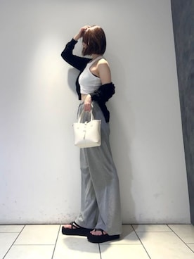 「CHARLES & KEITH（チャールズ & キース）のBeryl ベリル リサイクルレザーバケツバッグ（ショルダーバッグ、ベージュ系）」を使った、CHARLES & KEITHさん（レディース・160cm）の夏コーディネート