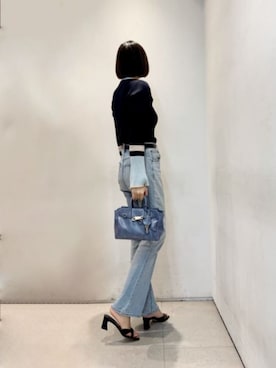 「CHARLES & KEITH（チャールズ & キース）のDelfina ミニデルフィナ ベルトトートバッグ（トートバッグ、ブルー系）」を使った、CHARLES & KEITHさん（レディース・160cm）の春コーディネート