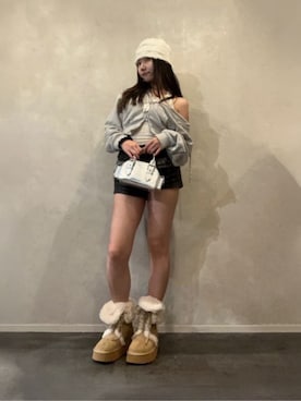 「アイテム（トートバッグ、シルバー系）」を使った、CHARLES & KEITHさん（レディース・160cm）の秋コーディネート