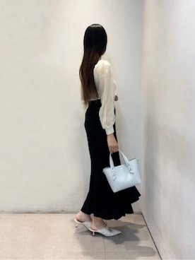 「CHARLES & KEITH（チャールズ & キース）のアイテム（トートバッグ）」を使った、CHARLES & KEITHさん（レディース・160cm）の夏コーディネート
