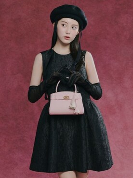 「CHARLES & KEITH（チャールズ & キース）のアイテム（キーケース/キーアクセサリー）」を使った、CHARLES & KEITHさん（レディース・160cm）の冬コーディネート