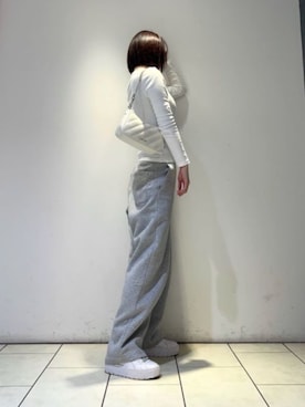 「CHARLES & KEITH（チャールズ & キース）のPhilomena クリンクルエフェクトチェーンストラップ クロスボディバッグ（ボディバッグ/ウエストポーチ、ベージュ系）」を使った、CHARLES & KEITHさん（レディース・160cm）の春コーディネート