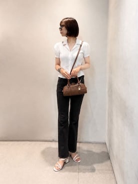 「CHARLES & KEITH（チャールズ & キース）のScottie スコッティー ボウリングバッグ（トートバッグ、ブラウン系）」を使った、CHARLES & KEITHさん（レディース・160cm）の夏コーディネート