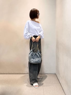 「CHARLES & KEITH（チャールズ & キース）のCiara シアラ デニムルーシュドホーボーバッグ（ショルダーバッグ、ブルー系）」を使った、CHARLES & KEITHさん（レディース・160cm）の夏コーディネート