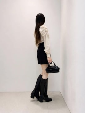 「CHARLES & KEITH（チャールズ & キース）のRachel レイチェル マルチポケット ボウリングバッグ（ハンドバッグ、ブラック系）」を使った、CHARLES & KEITHさん（レディース・160cm）の春コーディネート