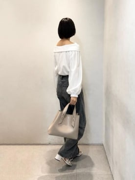 「CHARLES & KEITH（チャールズ & キース）のShania シャナイア トートバッグ（トートバッグ、ベージュ系）」を使った、CHARLES & KEITHさん（レディース・160cm）の夏コーディネート