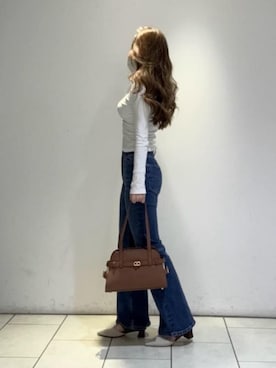 「CHARLES & KEITH（チャールズ & キース）のAubrielle オブリエル ベルトショルダーバッグ（トートバッグ、ブラウン系）」を使った、CHARLES & KEITHさん（レディース・160cm）の春コーディネート