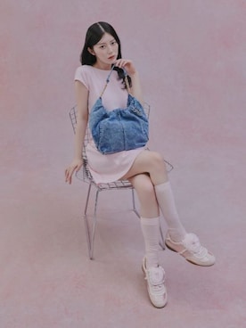 「CHARLES & KEITH（チャールズ & キース）のアイテム（スニーカー）」を使った、CHARLES & KEITHさん（レディース・160cm）の春コーディネート