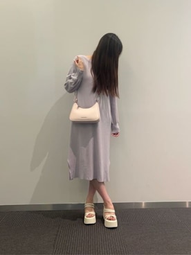 「アイテム（ショルダーバッグ、ピンク系）」を使った、CHARLES & KEITHさん（レディース・160cm）の夏コーディネート