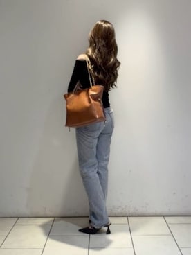 「CHARLES & KEITH（チャールズ & キース）のArya アリア ブレイドストラップダブルハンドルトートバッグ（ショルダーバッグ、ブラウン系）」を使った、CHARLES & KEITHさん（レディース・160cm）の夏コーディネート