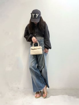 「CHARLES & KEITH（チャールズ & キース）のアイテム（トートバッグ）」を使った、CHARLES & KEITHさん（レディース・160cm）の夏コーディネート