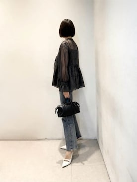 「CHARLES & KEITH（チャールズ & キース）のFergie ミニファーギー ボウリングバッグ（トートバッグ、ブラック系）」を使った、CHARLES & KEITHさん（レディース・160cm）の夏コーディネート