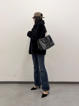 「CHARLES & KEITH（チャールズ & キース）のMoxie モキシー ドローストリングバケットバッグ（トートバッグ、ブラック系）」を使った、CHARLES & KEITHさん（レディース・160cm）の春コーディネート