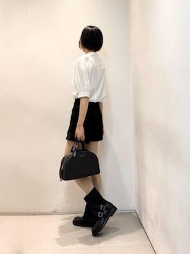 「CHARLES & KEITH（チャールズ & キース）のVega ベガ ボウリング バッグ（トートバッグ、ブラック系）」を使った、CHARLES & KEITHさん（レディース・160cm）の秋コーディネート