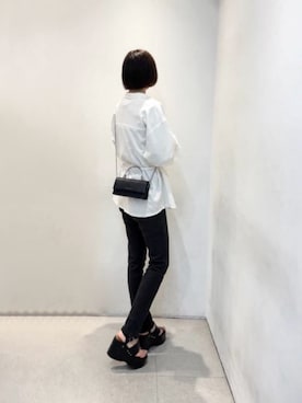 「CHARLES & KEITH（チャールズ & キース）のアイテム（財布）」を使った、CHARLES & KEITHさん（レディース・160cm）の春コーディネート