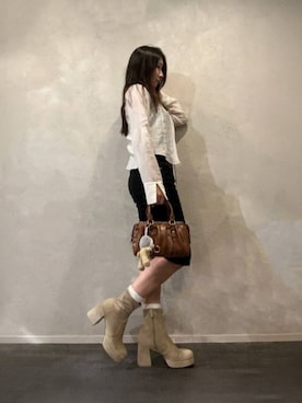 「アイテム（キーケース/キーアクセサリー）」を使った、CHARLES & KEITHさん（レディース・160cm）の秋コーディネート