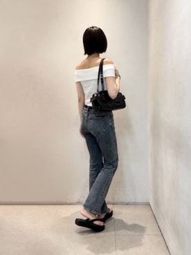 「CHARLES & KEITH（チャールズ & キース）のRachel レイチェル イロンゲイテッドマルチポケットショルダーバッグ（ショルダーバッグ、ブラック系）」を使った、CHARLES & KEITHさん（レディース・160cm）の夏コーディネート