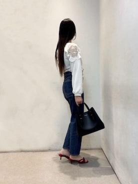 「CHARLES & KEITH（チャールズ & キース）のShania シャナイア ダブルハンドルスラウチーバッグ（ハンドバッグ、ブラック系）」を使った、CHARLES & KEITHさん（レディース・160cm）の春コーディネート