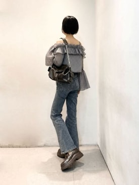 「CHARLES & KEITH（チャールズ & キース）のLeoi レオイ プラットフォーム ペニーローファー（ローファー、ブラウン系）」を使った、CHARLES & KEITHさん（レディース・160cm）の秋コーディネート
