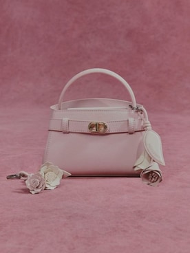 「CHARLES & KEITH（チャールズ & キース）のアイテム（キーケース/キーアクセサリー）」を使った、CHARLES & KEITHさん（レディース・160cm）の冬コーディネート