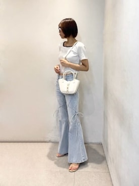 「CHARLES & KEITH（チャールズ & キース）のAgatha アガサ チェーンアクセントバケットバッグ（トートバッグ、ベージュ系）」を使った、CHARLES & KEITHさん（レディース・160cm）の夏コーディネート