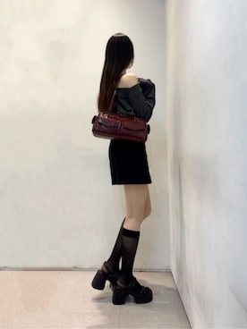 「CHARLES & KEITH（チャールズ & キース）のRachel レイチェル イロンゲイテッドマルチポケットショルダーバッグ（ショルダーバッグ、レッド系）」を使った、CHARLES & KEITHさん（レディース・160cm）の春コーディネート