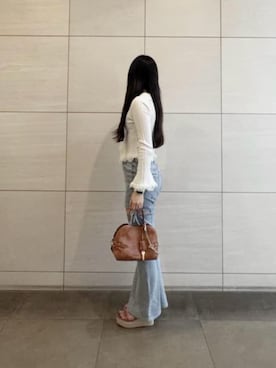 「CHARLES & KEITH（チャールズ & キース）のDelfina デルフィナ チェーン サイドベルト トートバッグ（トートバッグ、ブラウン系）」を使った、CHARLES & KEITHさん（レディース・160cm）の夏コーディネート