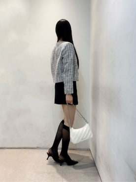 「CHARLES & KEITH（チャールズ & キース）のPhilomena クリンクルエフェクトチェーンストラップ クロスボディバッグ（ボディバッグ/ウエストポーチ、ベージュ系）」を使った、CHARLES & KEITHさん（レディース・160cm）の春コーディネート