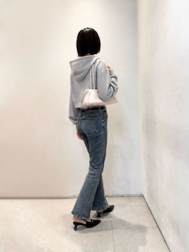 「CHARLES & KEITH（チャールズ & キース）のボウ イロンゲイティッドトラペーズショルダーバッグ（ショルダーバッグ、ピンク系）」を使った、CHARLES & KEITHさん（レディース・160cm）の夏コーディネート