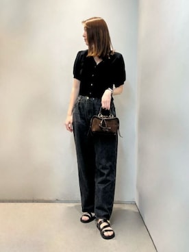 「CHARLES & KEITH（チャールズ & キース）のHaylen ヘイレン ブレイディドチャーム ボウリングバッグ（トートバッグ、ブラウン系）」を使った、CHARLES & KEITHさん（レディース・160cm）の春コーディネート