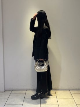 「アイテム（ショルダーバッグ、ゴールド系）」を使った、CHARLES & KEITHさん（レディース・160cm）の秋コーディネート