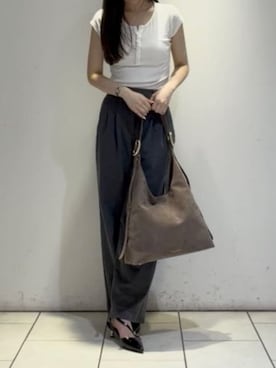 「CHARLES & KEITH（チャールズ & キース）のAislin アシュリン ホーボーバッグ（ショルダーバッグ、グレー系）」を使った、CHARLES & KEITHさん（レディース・160cm）の夏コーディネート