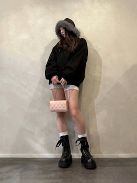 「アイテム（財布）」を使った、CHARLES & KEITHさん（レディース・160cm）の秋コーディネート