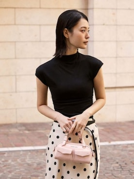 「CHARLES & KEITH（チャールズ & キース）のRachel レイチェル マルチポケット ボウリングバッグ（ハンドバッグ、ピンク系）」を使った、CHARLES & KEITHさん（レディース・160cm）の春コーディネート